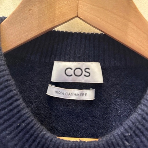 COS Dark Blue Sleeveless V-Neck Sweater - Picture 3 of 4